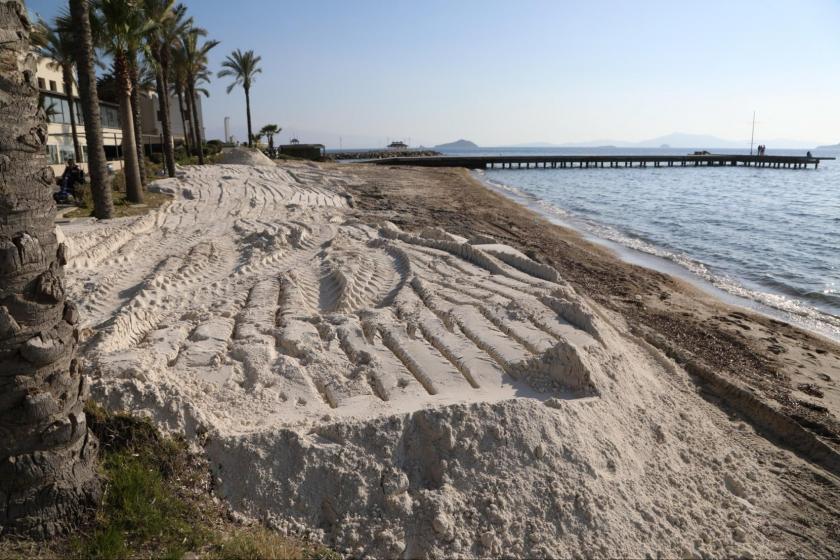 Bodrum'da sahile beyaz kum döken otelin çalışması durduruldu