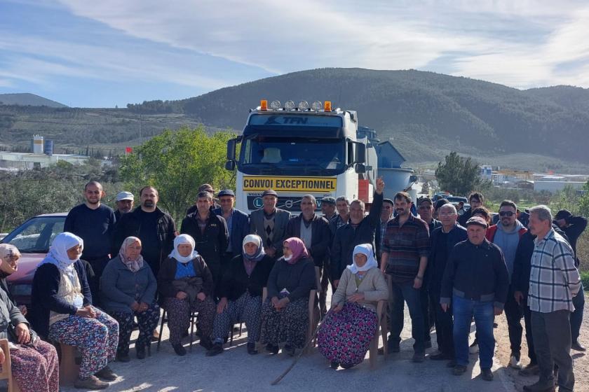 Muğla'da köylüler yolu kapattı