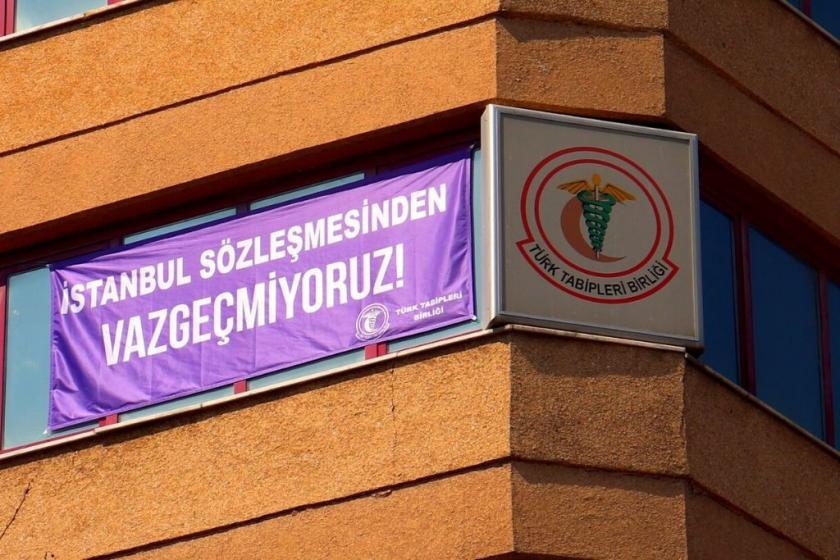 TTB'nin İstanbul Sözleşmesi pankartı