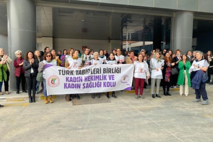 TTB Kadın Hekimlik ve Kadın Sağlığı Kolu, eski eşinin bıçaklı saldırısına uğrayan Çanakkale Tabip Odası Başkanı Dr. Ayşe Güneş’e destek verdi