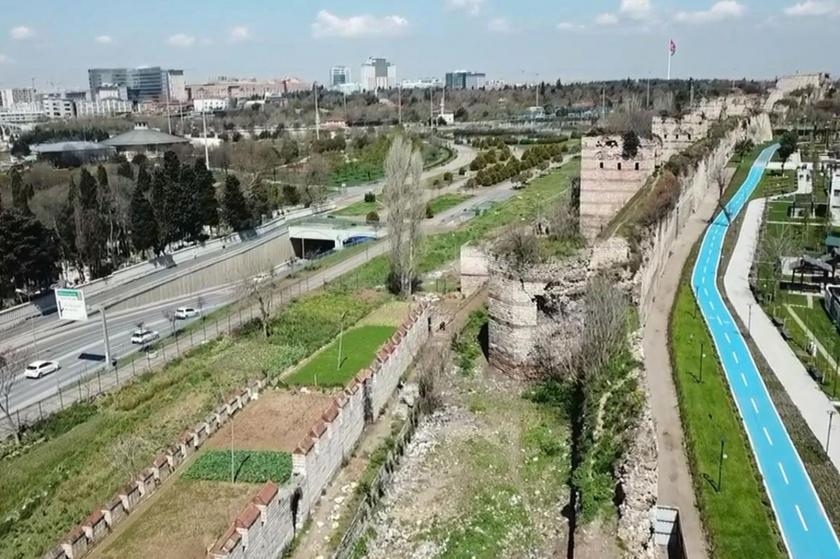 İstanbul surları 'tehlike' altında