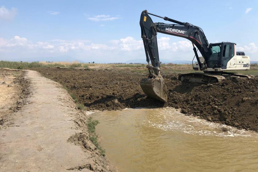 Büyük Menderes Deltası'nda kaçak açılan su kanalı kapatılıyor