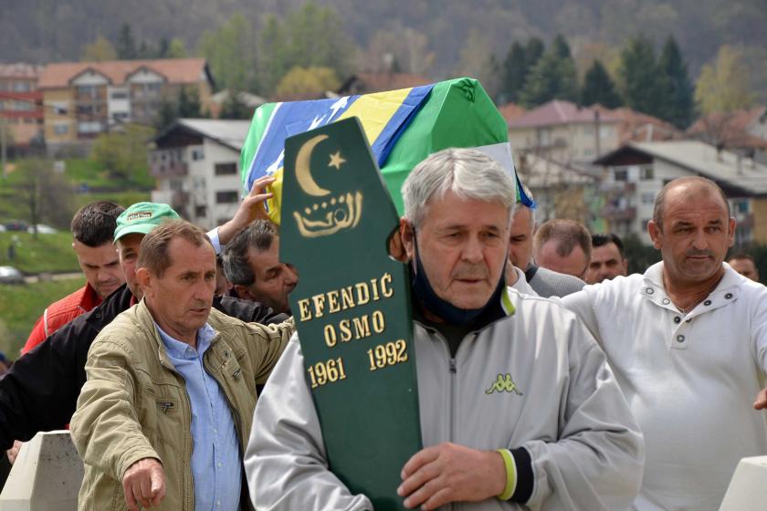 Bosna Hersek'te düzenlenen cenaze töreni