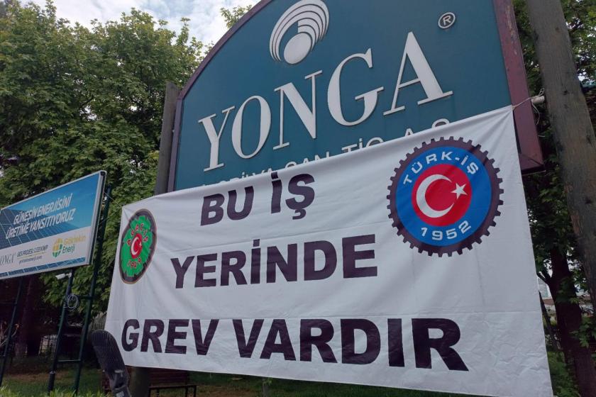 Yonga Mobilya işçileri grev pankartı