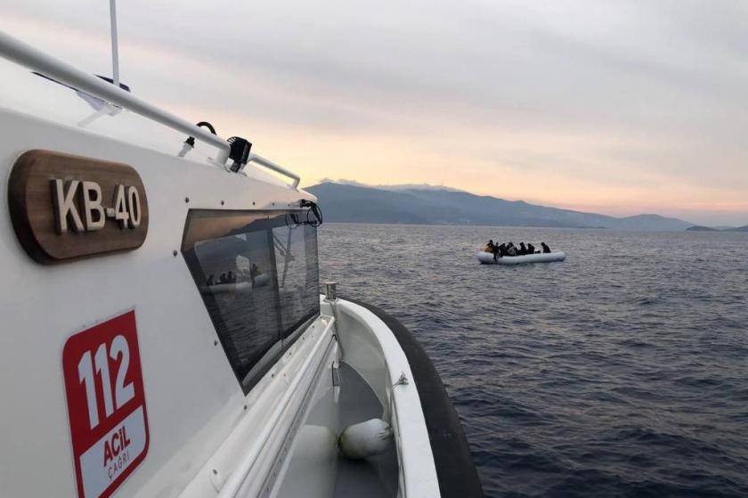 İzmir açıklarında göçmen teknesi