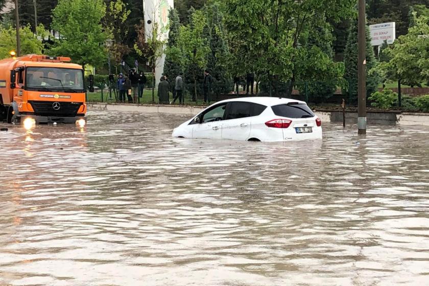 Ankara'da sağanak su baskınlarına yol açtı