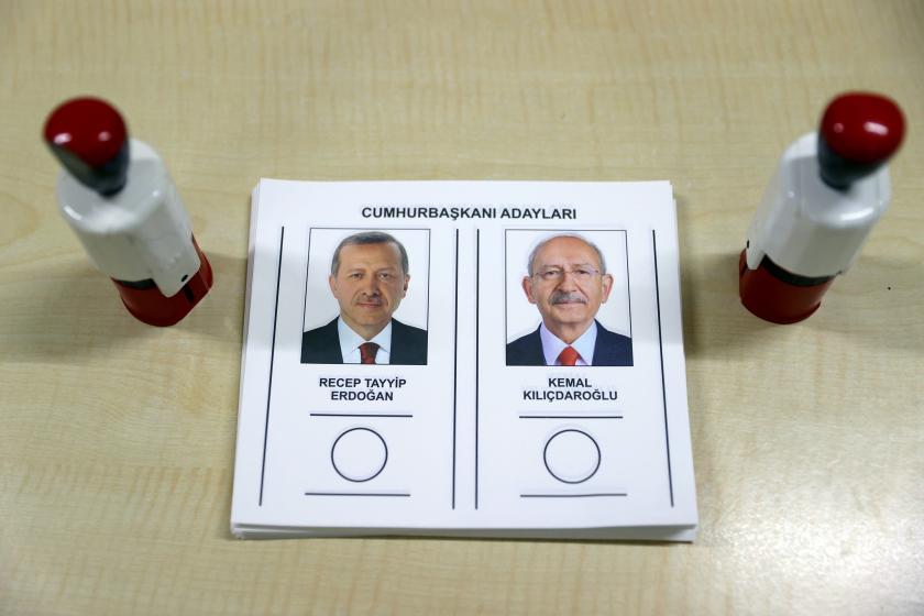 Erdoğan ve Kılıçdaroğlu'nun yer aldığı pusula