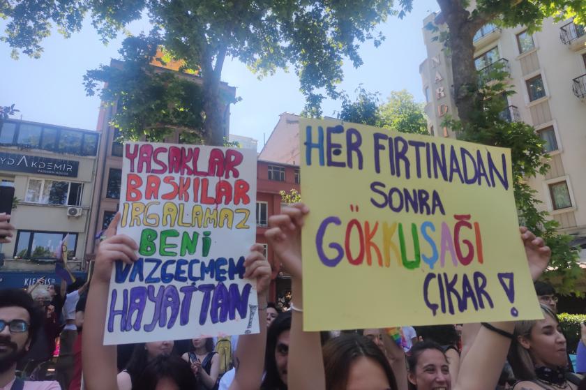 LGBTİ’ler ve kadınlar yeni taslakla hedefe konuyor: ‘Her kadın ve LGBTİ kendini cezaevinde bulabilir’