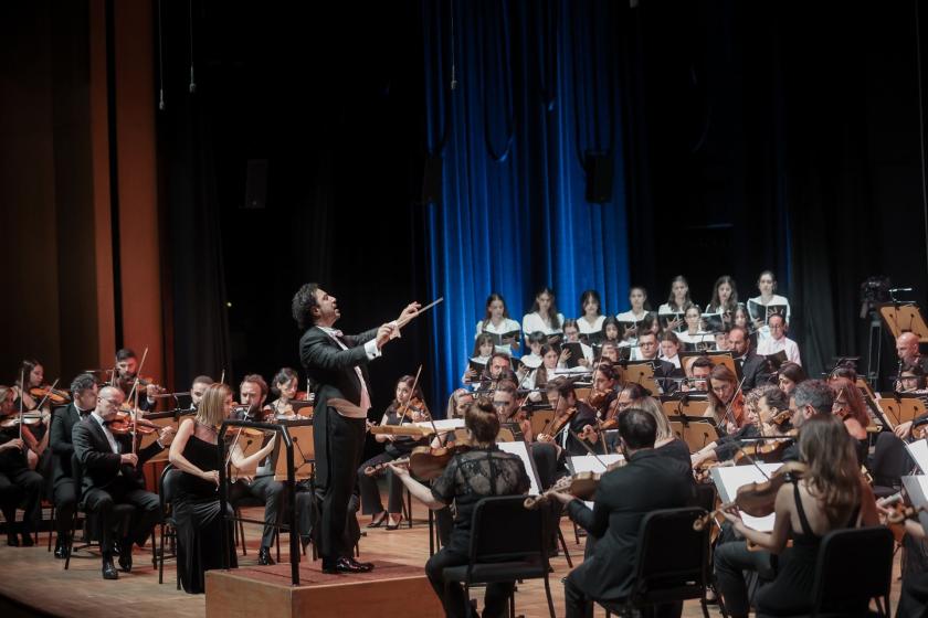 Cemal Reşit Rey Konser Salonundan fotoğraf.