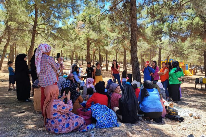 Antep'te piknikte bir araya gelen kadınlar