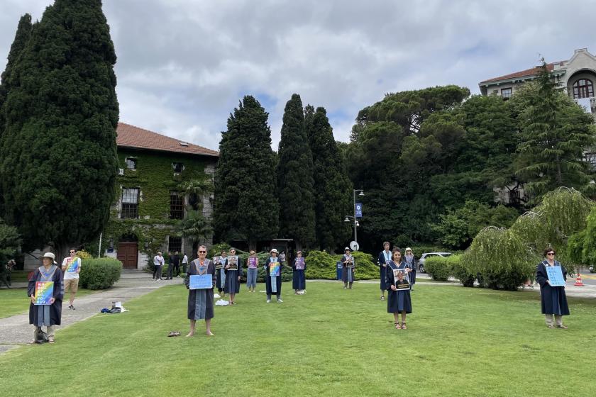 Boğaziçi Üniversitesi akademisyenleri rektörlüğe sırtını çevirdi