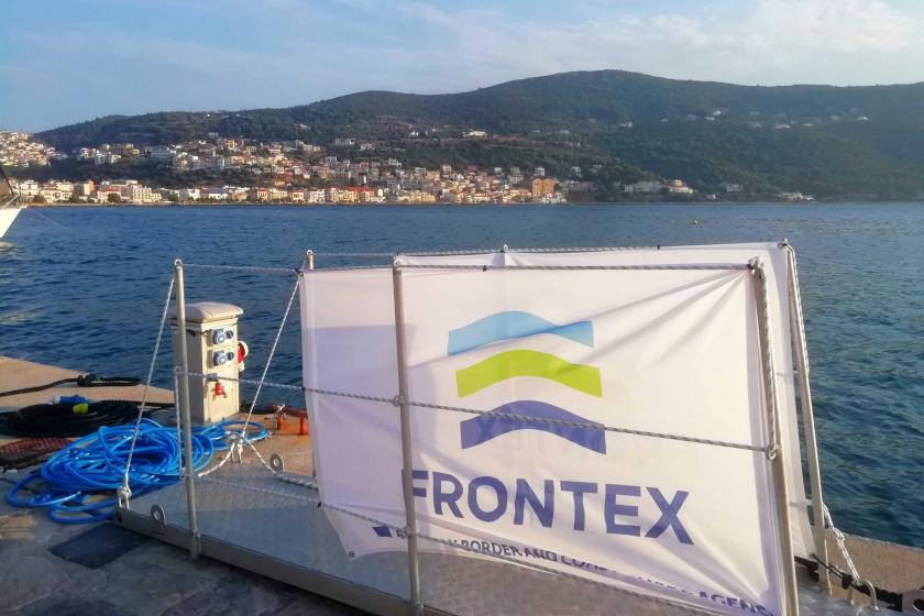 Ege adalarındaki Frontex bayrağı