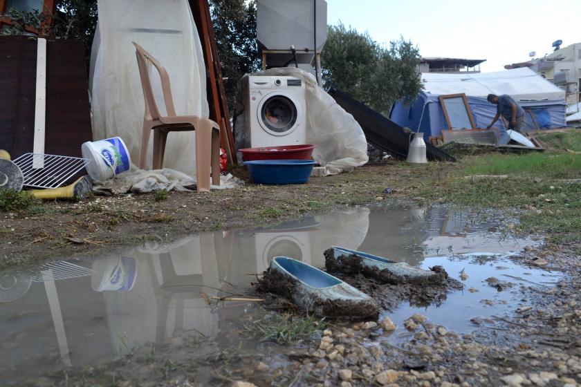 Hatay'da su basan deprem çadır ve konteynerler