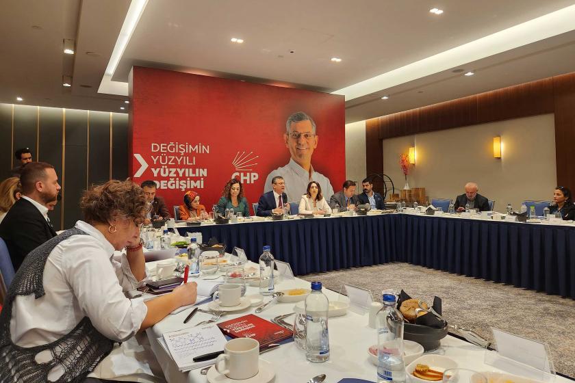 İstanbul'da Özgür Özel'in gazetecilerle buluşması