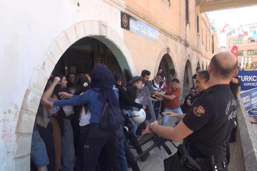 Urfa'da sınır ötesi operasyon protestosuna polis müdahalesi