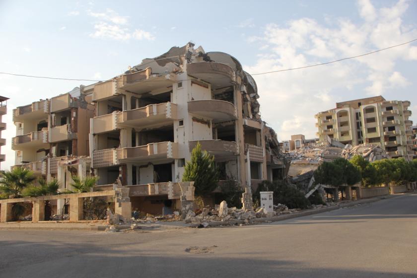 Adıyaman'da depremde yıkılan bina enkazı