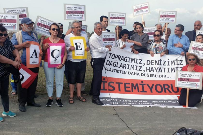 Hatay’ın Erzin İlçesi Aşağıburnaz Mahallesi Atatürk Çiftliği civarında deniz kenarında yapılmak istenen Polipropilen tesisine karşı  eylem