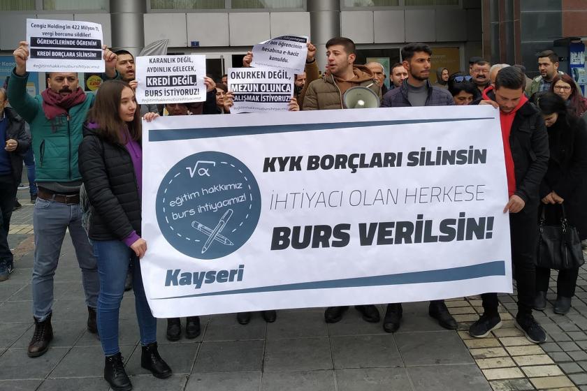 İhtiyacı olan herkese burs verilsin yazan pankart