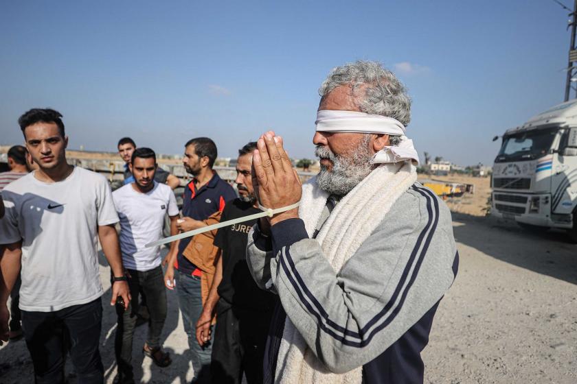 İsrail'in Gazze sınırına bıraktığı Filistinli işçiler