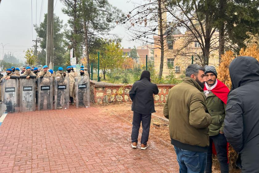 Hakkını arayan işçiden korkan müftülük camiyi kapattı | Özak Tekstil işçilerinin direnişi 12'nci gününde