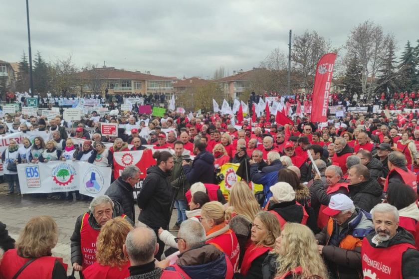 Emekliler miting düzenledi