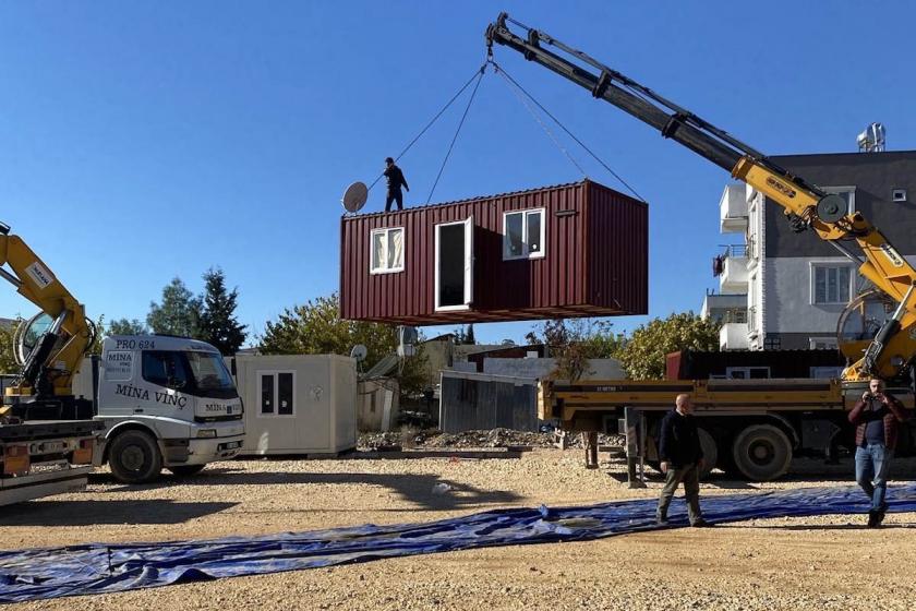 Adıyaman’da derneklerin konteynerlerine el konuldu | "Kadınları, çocukları yalnızlaştırmak istiyorlar”