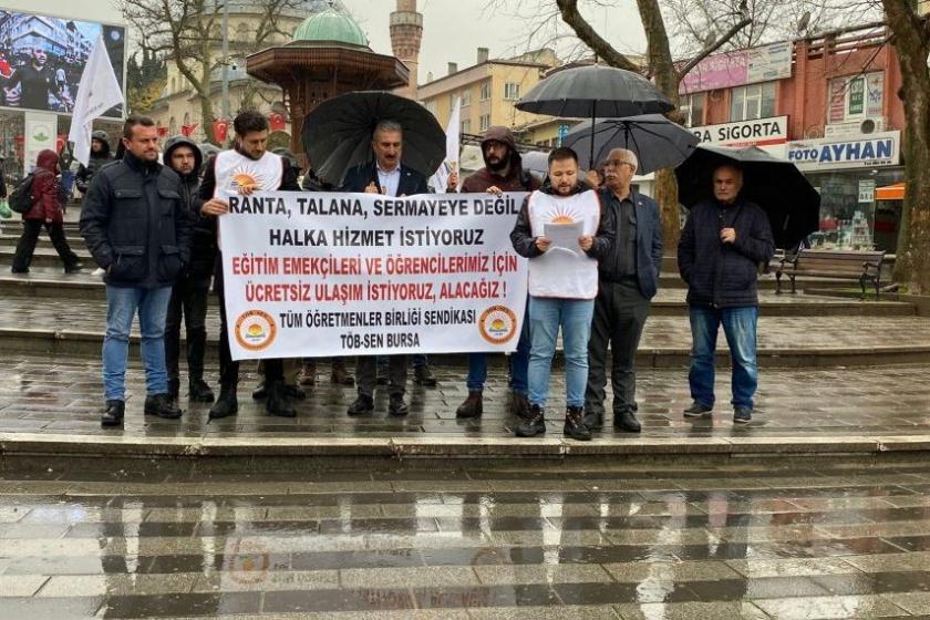 Ranta, talana, sermayeye değil halka hizmet istiyoruz pankartı tutan TÖB-SEN sendikalılar açıklama yaparken.