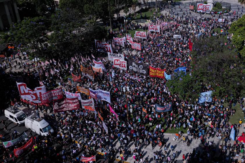 Arjantin'de Milei hükümetine karşı ilk kitlesel protesto