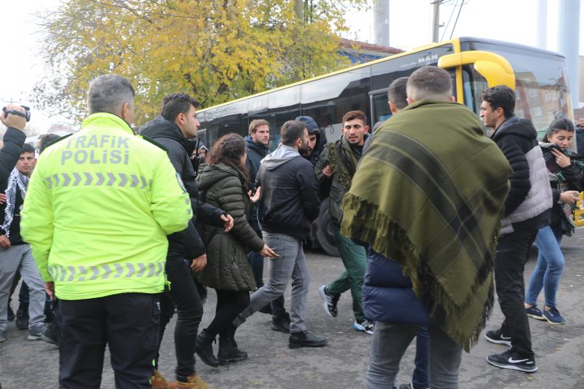 Diyarbakır'da DEM Partili gençler gözaltına alındı