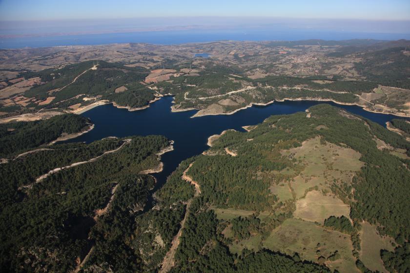 Bayramdere Barajı Şahinli altın sahası 3,5 kmdoğusu.