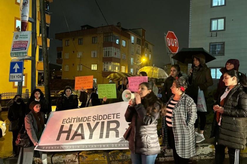 Esenyalı Kadın Derneğinden çocukların şiddet gördüğü okul önünde protesto