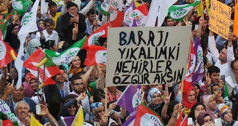 HDP, seçim barajının kaldırılması için kanun teklifi verdi