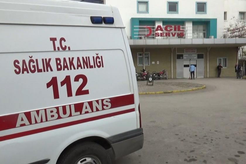 Acil serviste ambulans