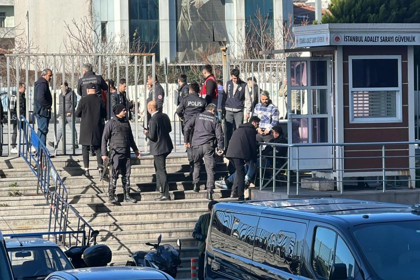 Çağlayan'daki İstanbul Adliyesi önünde polislere saldırı