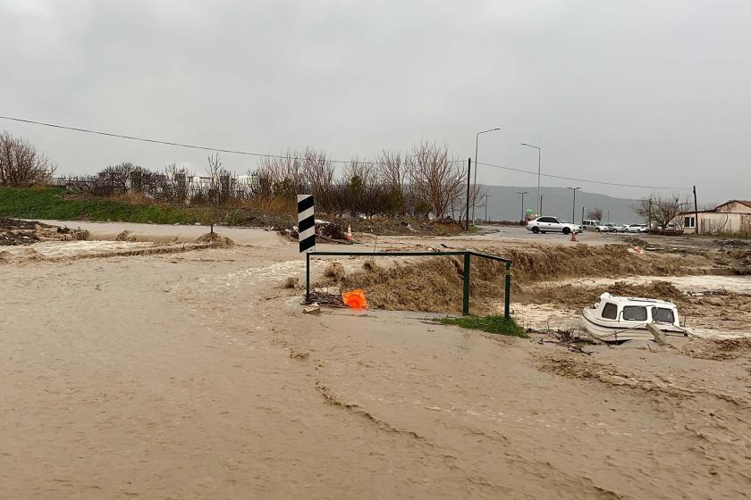 Çanakkale'de taşan Kepez Çayı