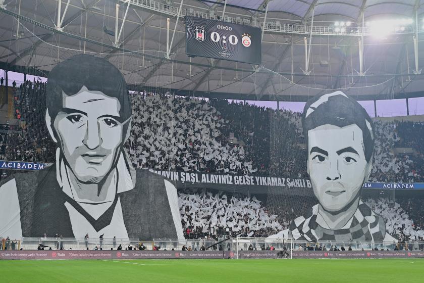 Beşiktaş taraftarının tribündeki fotoğrafı