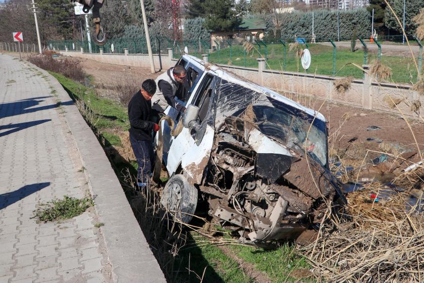 Kaza yapan servis midibüsü