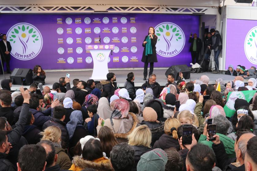 Tülay Hatimoğulları miting konuşmasında