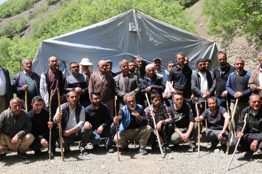 hakkari'de madene karşı nöbet eylemi gerçekleştiren köylüler