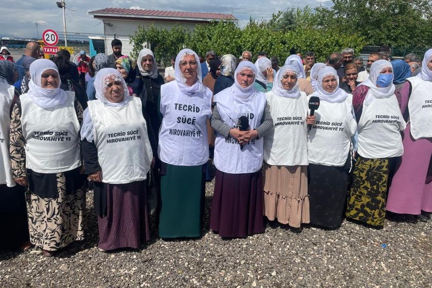 Diyarbakır'da tutuklu yakınları açıklama yaptı