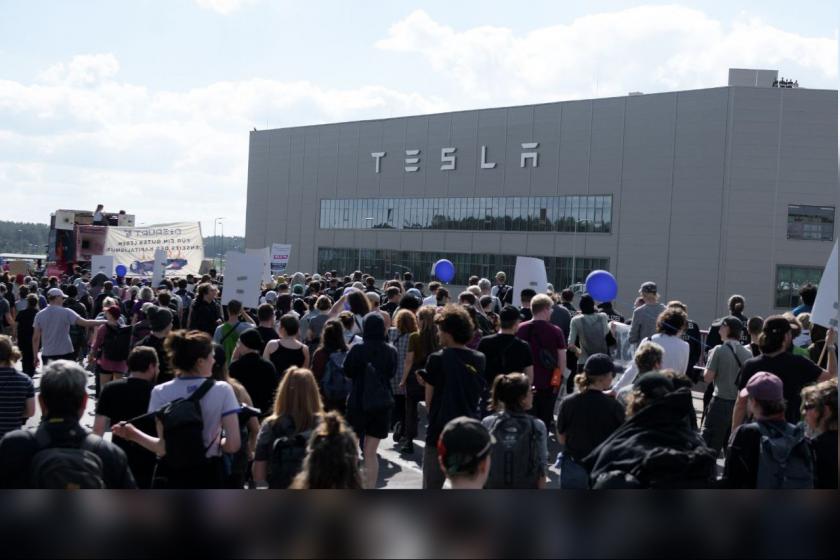 Almanya'da Tesla'ya karşı protestolar büyüyor