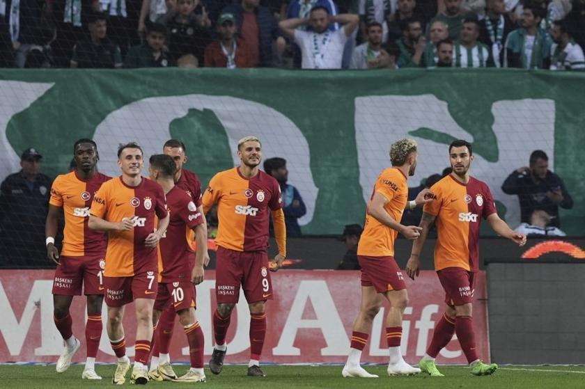 Galatasaray futbolcuları.