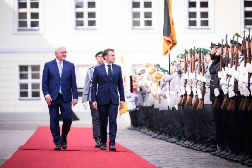 Emmanuel Macron ve Frank-Walter Steinmeier