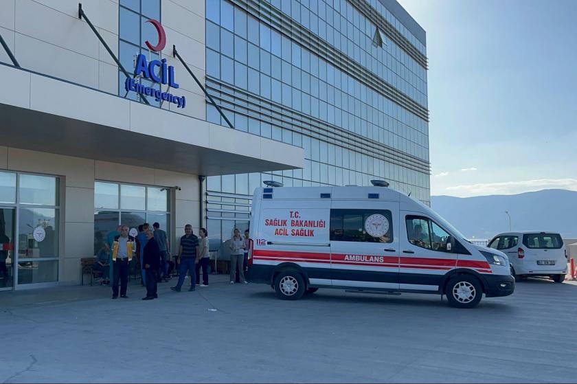 Niğde'de elektrik akımına kapılan işçi düşerek yaralandı