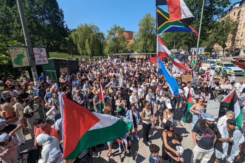 İsrail'in Refah'ta Filistinlilerin kampına yönelik saldırısı İsveç'te protesto edildi