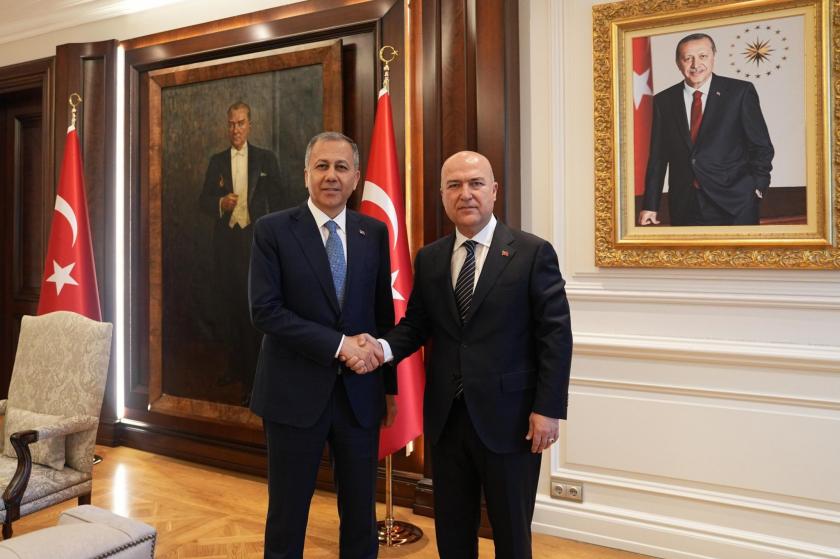 Ali Yerlikaya (solda), Murat Bakan (sağda)