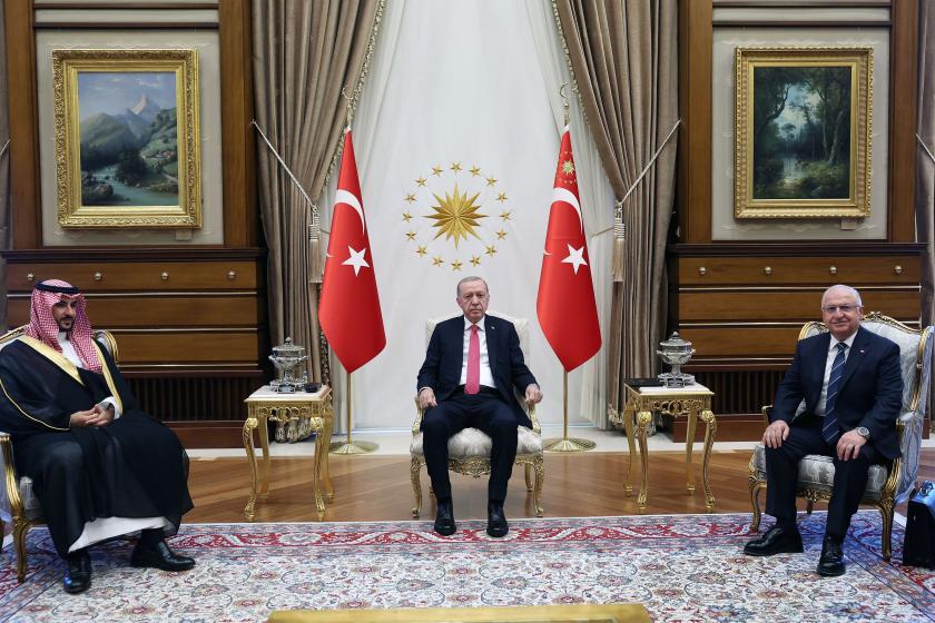 Halid bin Selman Al-Suud (solda) Tayyip Erdoğan (ortada) Yaşar Güler (sağda)