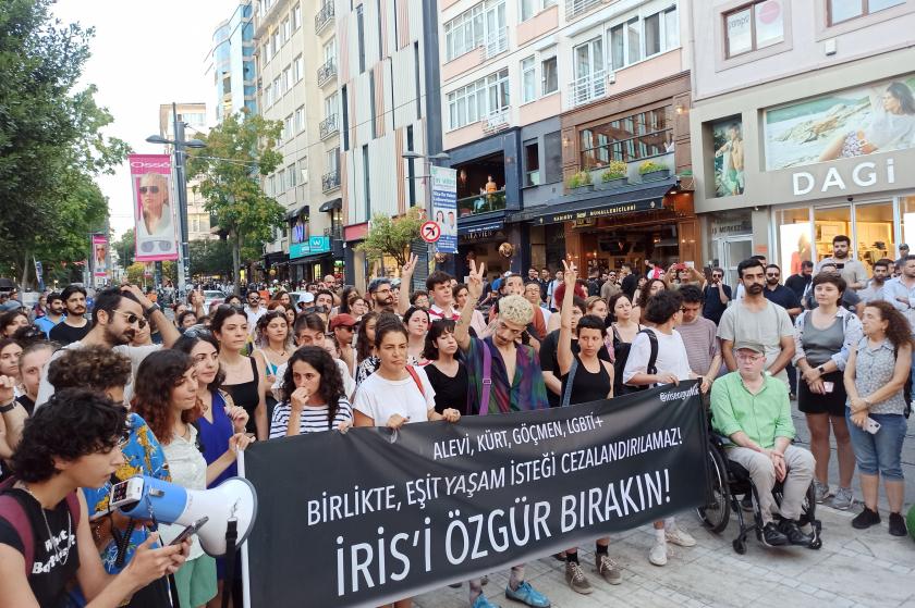 İstanbul kadiköy'de mülteci İris için açıklama yapıldı 