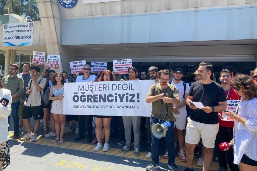 Ege Üniversitesi öğrencileri yurt ücretleri protestosu