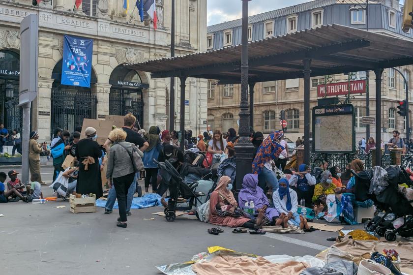 evsizler belediye önünde protesto düzenliyon